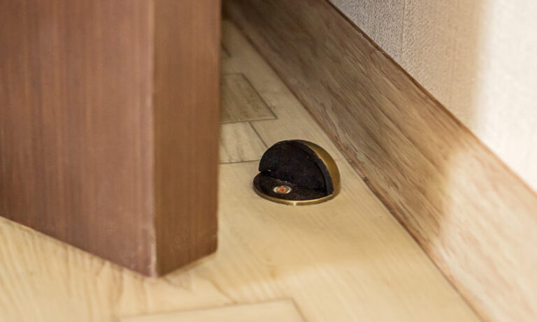 5 Tips Memasang Door Stopper Secara Tepat dan Aman
