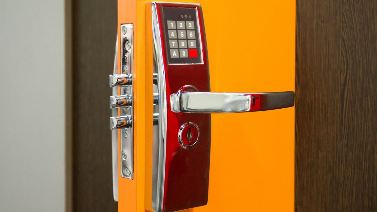 kunci pintu password