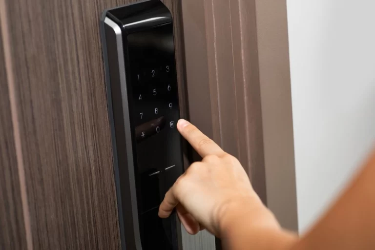 5 Tips Memilih Pengaman Pintu Rumah dari Dalam yang Baik
