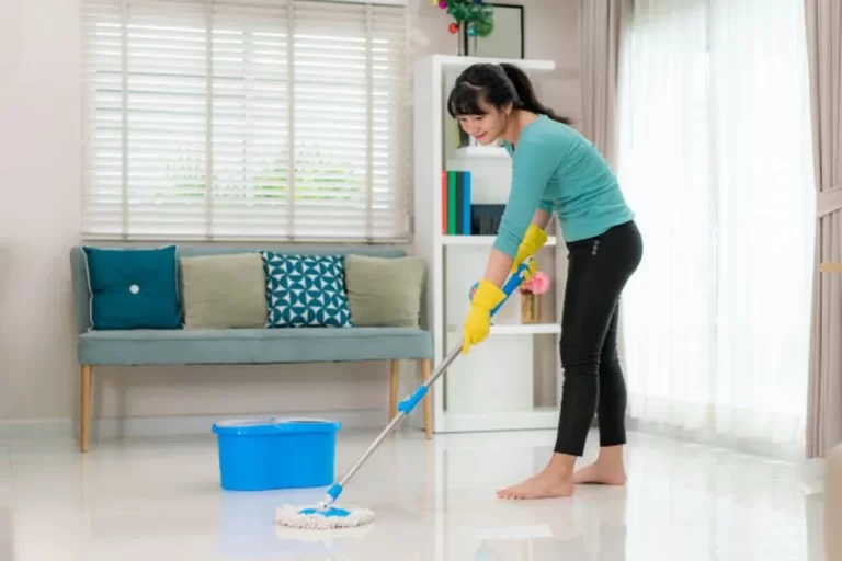 Penting! Ini 6 Cara Mengepel Lantai Agar Bersih dan Wangi