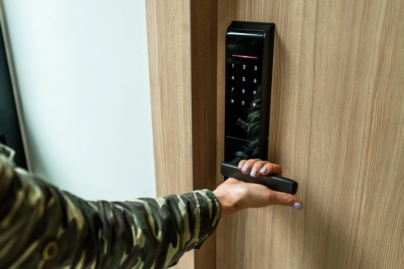 harga kunci pintu digital