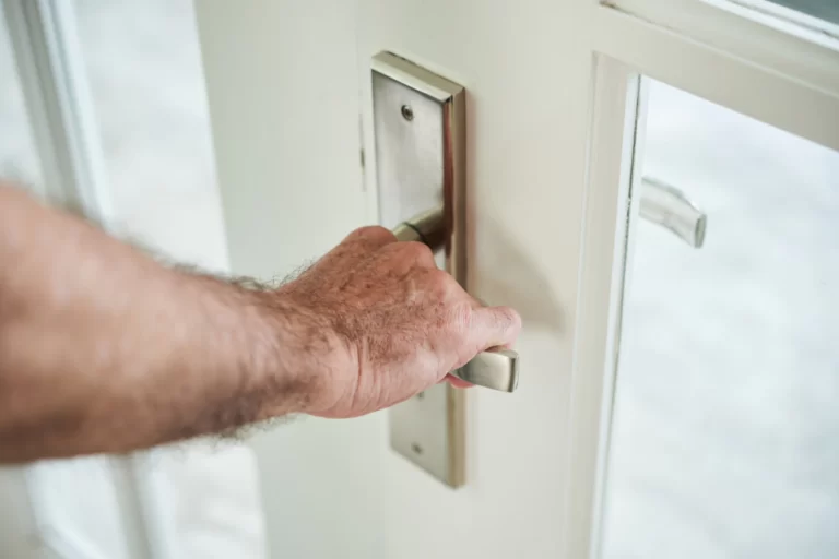 Cara Mudah Membuka Kunci Pintu Rusak Saat Situasi Darurat