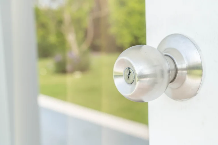 Fungsi dan Tips Cara Menggunakan Deadbolt Lock yang Tepat