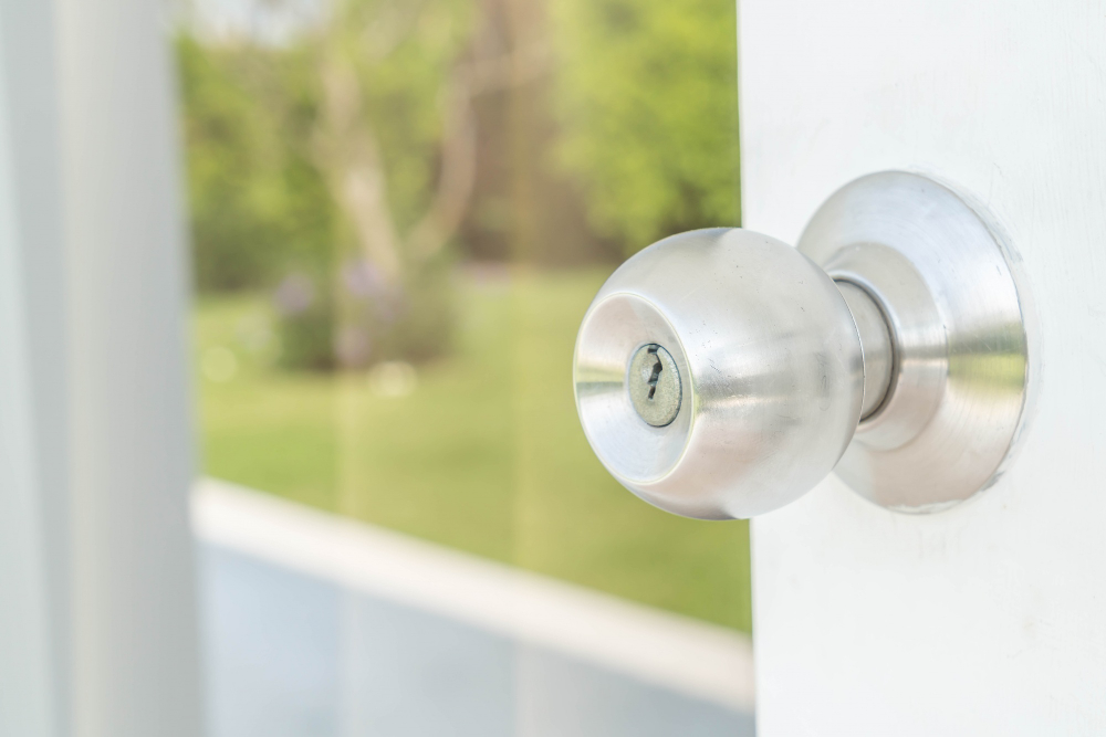 deadbolt lock