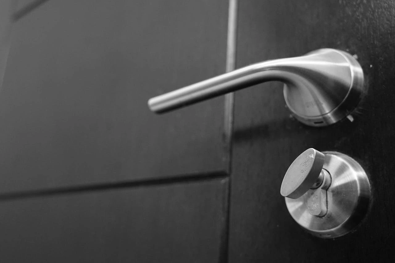 gagang pintu rumah minimalis