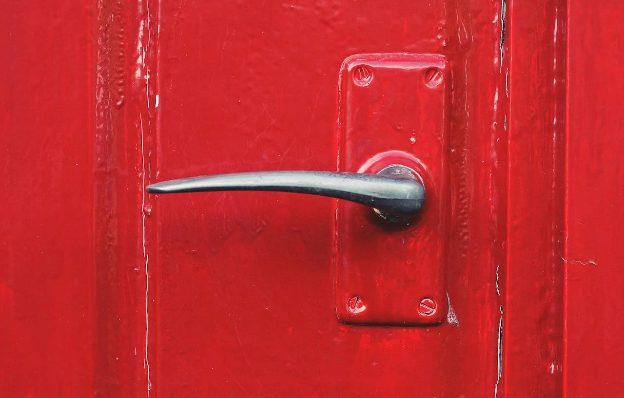 gagang pintu patah