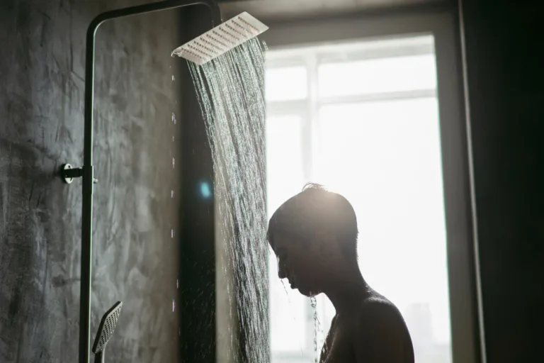 Apa Penyebab Shower Bau dan Begini Cara Membersihkan Shower