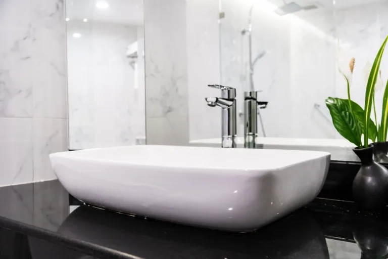 3 Cara Membersihkan Kran Kamar Mandi yang Tepat dan Efisien